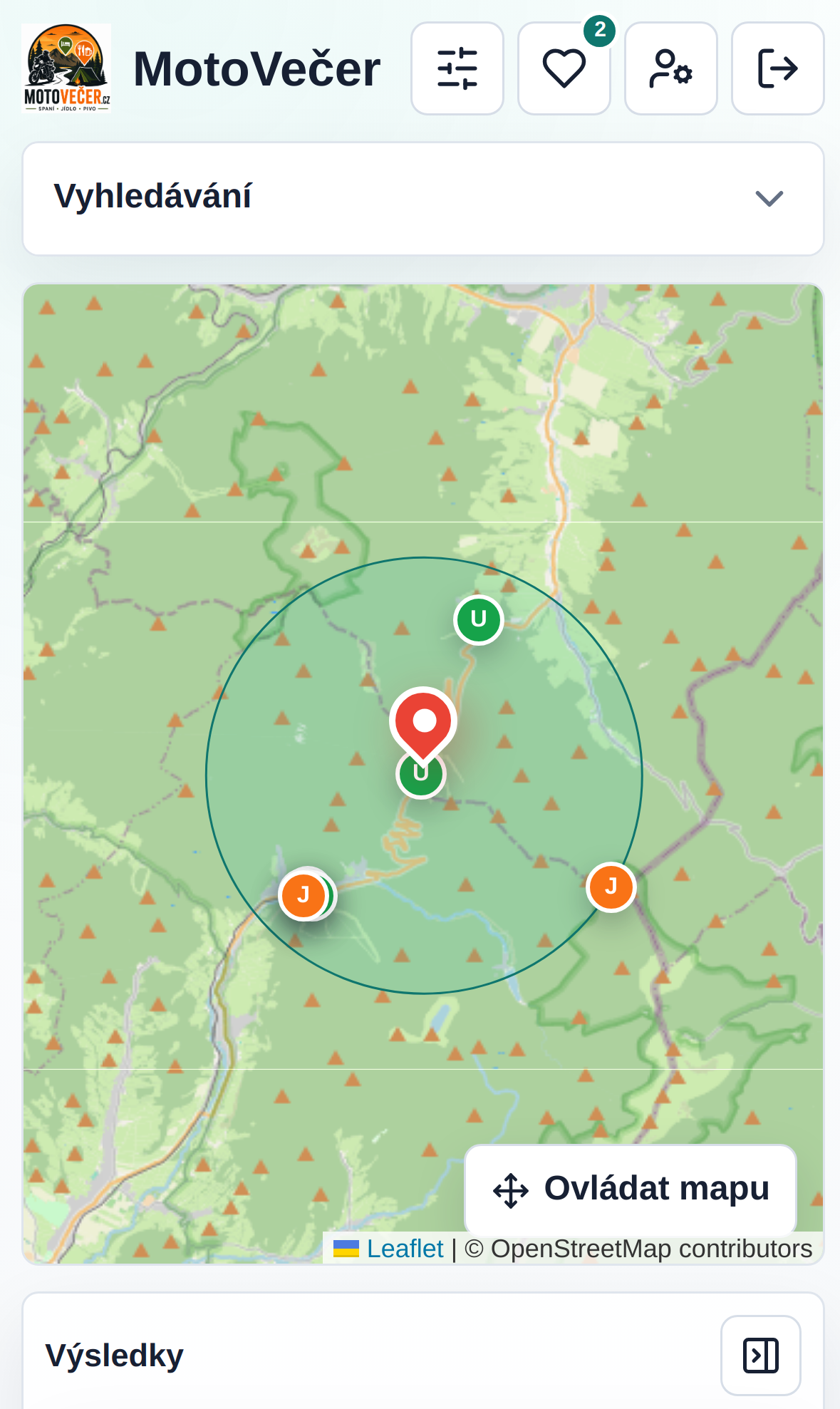 Mobilní obrazovka s mapou a nalezenými výsledky